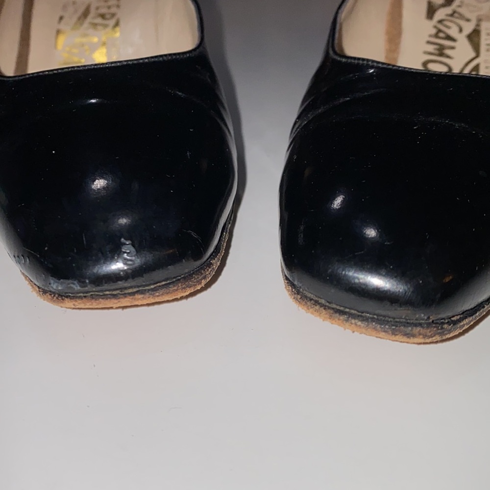 6.5 Ferragamo Patent Leather Black Pumps Women’s shoes 1 7/8 heel VTG Box - Picture 7 of 15